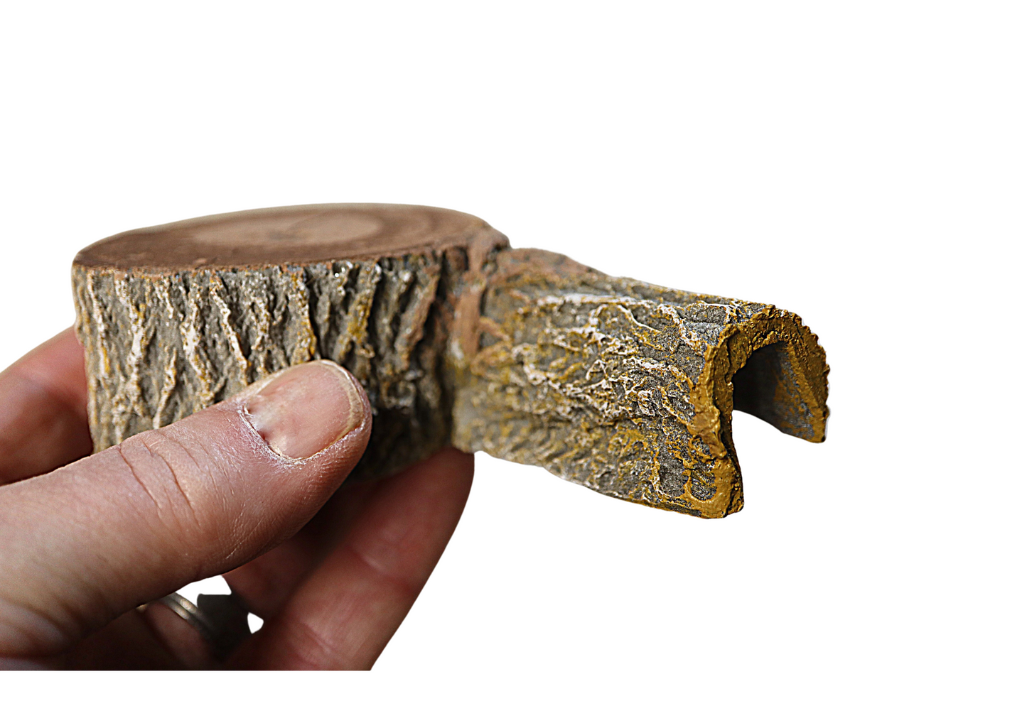 Small Bark Effect Tunnel Hide